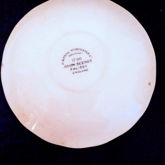 Blue and White Cup and Saucer - Picture 4 of 4